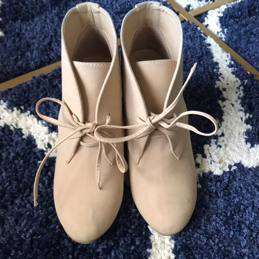 Nude Wedges